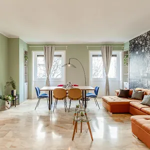 Chic Living - Porta Venezia Apartment